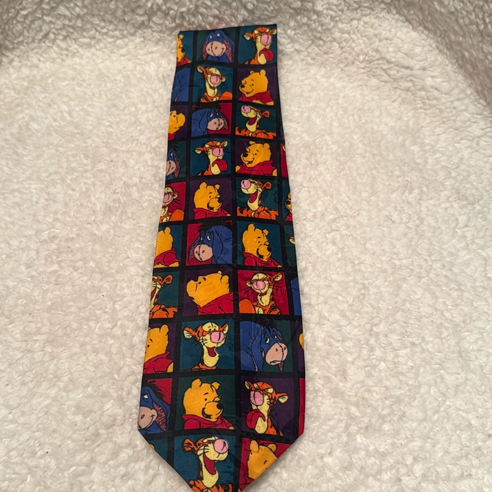 Vintage Winnie the Pooh and friends Mens tie